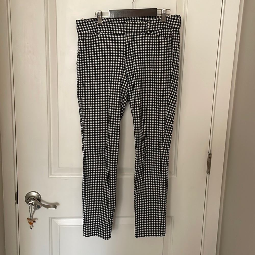 Old Navy Checkered Pixie Pant